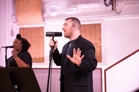 SAM SMITH APRESENTA NA NETFLIX “LOVE GOES: LIVE AT ABBEY ROAD STUDIOS”