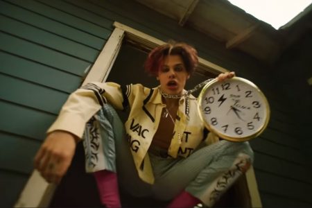 CELEBRANDO OS DOIS ANOS DE LANÇAMENTO DE “PARENTS”, YUNGBLUD DISPONIBILIZA UMA NOVA VERSÃO DO VIDEOCLIPE