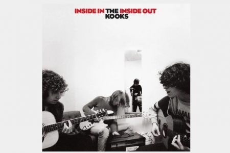 THE KOOKS ANUNCIAM A EDIÇÃO COMEMORATIVA DE 15 ANOS DO ÁLBUM “INSIDE IN INSIDE OUT”