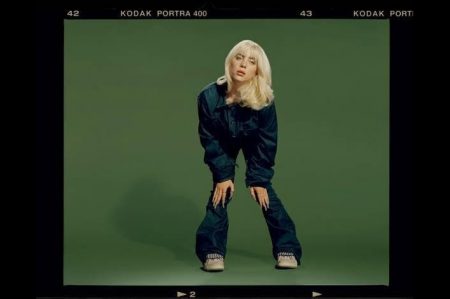 BILLIE EILISH LANÇA NOVO SINGLE, “NDA”, E O ARREPIANTE VIDEOCLIPE QUE ELA MESMA DIRIGIU