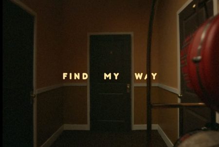 PAUL MCCARTNEY APRESENTA O VÍDEO DA VERSÃO DE BECK PARA A MÚSICA “FIND MY WAY”