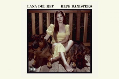 LANA DEL REY LANÇA SEU OITAVO ÁLBUM DE ESTÚDIO,  “BLUE BANISTERS”