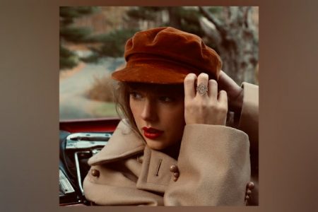 TAYLOR SWIFT LANÇA O AGUARDADO ÁLBUM “RED (TAYLOR´S VERSION)” NAS PLATAFORMAS DIGITAIS