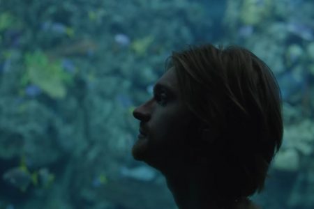 FINNEAS LANÇA O VIDEOCLIPE DA FAIXA “ONLY A LIFETIME”