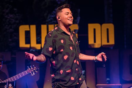 FELIPE ARAÚJO É O ANFITRIÃO DE EVENTO QUE REÚNE JOGADORES DE FUTEBOL, MÚSICOS, INFLUENCIADORES, GAMERS E OUTROS FAMOSOS