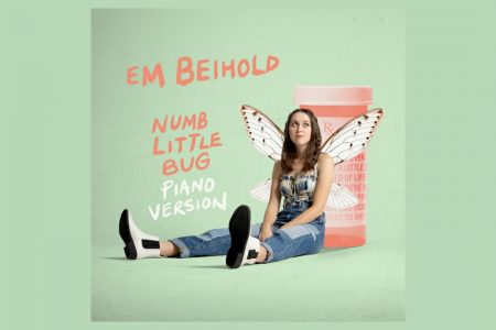 SENSAÇÃO DO TIKTOK, EM BEIHOLD DISPONIBILIZA A VERSÃO DE PIANO DO HIT “NUMB LITTLE BUG”