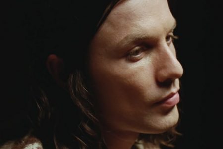 JAMES BAY DISPONIBILIZA O VIDEOCLIPE OFICIAL DE “ONE LIFE” EM SEU CANAL NO YOUTUBE