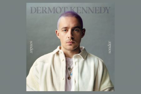 SE PREPARANDO PARA O LANÇAMENTO DE SEU NOVO ÁLBUM, “SONDER”, DERMOT KENNEDY DISPONIBILIZA A FAIXA “INNOCENCE AND SADNESS”