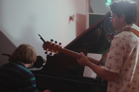 NIALL HORAN E LEWIS CAPALDI SE UNEM PARA UM COVER DO HIT “I STILL HAVEN’T FOUND WHAT I’M LOOKING FOR”, DO U2