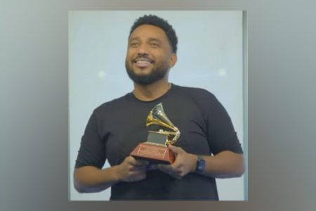 COMO É VENCER UM GRAMMY® LATINO? O UMUSIC STUDIO E O ELI SOARES TE CONTAM TUDO