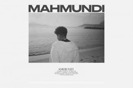 MAHMUNDI “AMOR FATI”: UM ABRAÇO NO TEMPO