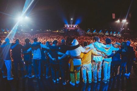 MANEVA PROTAGONIZA O MAIOR ESPETÁCULO DE REGGAE A CÉU ABERTO DO PAÍS