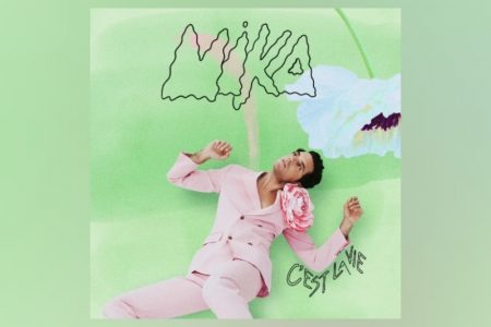 OUÇA “C’EST LA VIE”, A PRIMEIRA CANÇÃO DO NOVO ÁLBUM DO CANTOR BRITÂNICO MIKA