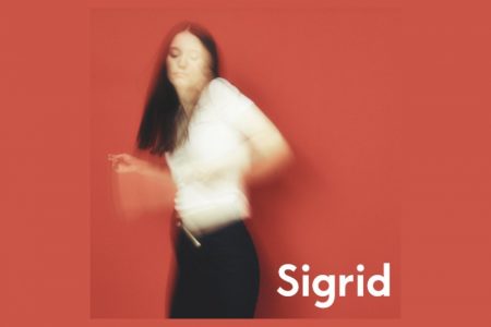 SIGRID ANUNCIA A CHEGADA DE SEU NOVO EP, “THE HYPE”, E APRESENTA HOJE A PRIMEIRA FAIXA, “GHOST”