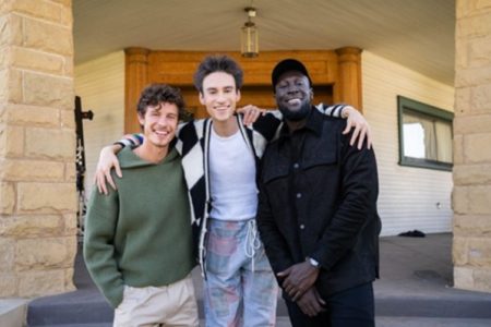 JACOB COLLIER LANÇA “WITNESS ME”, COM PARTICIPAÇÕES DE SHAWN MENDES, STORMZY, KIRK FRANKLIN E UM CORO DE 5 MIL VOZES