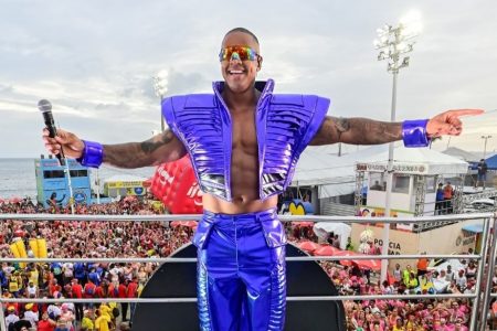 CONHEÇA OS NÚMEROS E A MARATONA DE LÉO SANTANA NESTE CARNAVAL