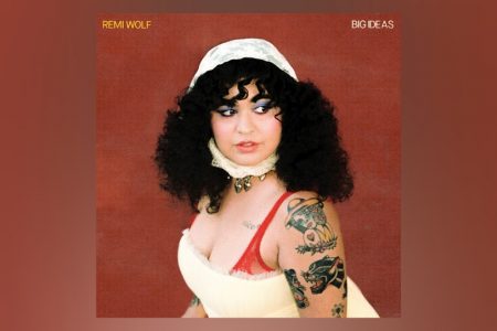 TERCEIRA MÚSICA DE “BIG IDEAS”, NOVO ÁLBUM DE REMI WOLF, JÁ ESTÁ DISPONÍVEL