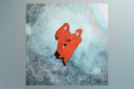 O SINGLE “AKUREYRI”, DE AITANA E SEBASTIÁN YATRA, ACABA DE CHEGAR AOS APLICATIVOS DE MÚSICA