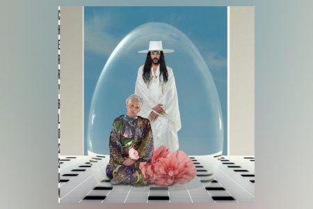 EMPIRE OF THE SUN APRESENTA MAIS UMA DAS MÚSICAS DE SEU NOVO ÁLBUM