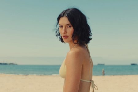 Gracie Abrams lança o videoclipe de “I Love You, I’m Sorry”