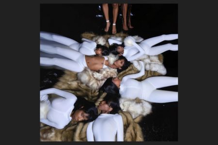 Com o lançamento de “Just Like Me”, Chxrry22 segue sua ascensão como a nova it-girl do R&B