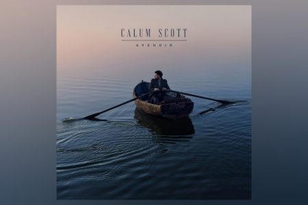 Com o lançamento da música “God Knows”, Calum Scott anuncia a chegada de seu novo álbum
