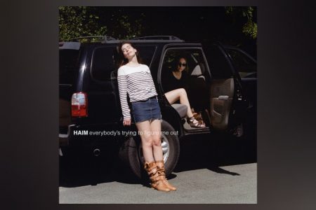 HAIM compartilha sua nova música, “Everybody’s trying to figure me out”