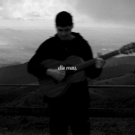 O cantor Igor Roque disponibiliza o single e clipe de “Dia Mau + Espontâneo”