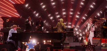 Confira o vídeo da performance ao vivo de Elton John & Brandi Carlile com a música “Little Richard’s Bible”