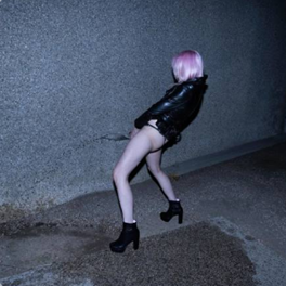 ADÉLA lança seu primeiro EP, “The Provocateur”