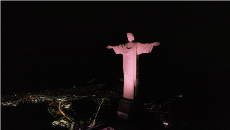 Santuário Cristo Redentor e Universal Music Brasil promovem iluminação rosa em ação solidária com fãs de Justin Bieber