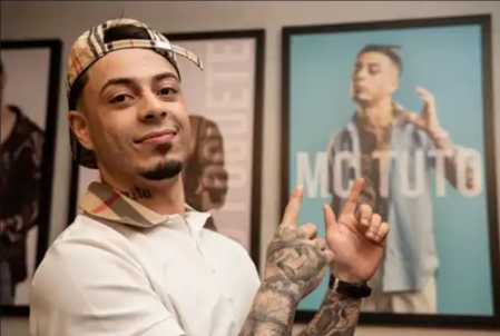 MC Tuto assina com a Universal Music Brasil e celebra nova fase na carreira