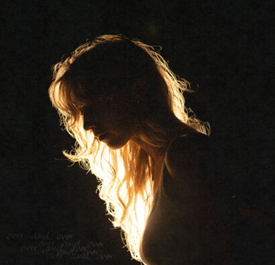 Sydney Rose e Tom Odell apresentam a música “Over”