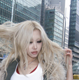 Pop star global HEYOON retorna com novo EP “seriously unserious”, apresentando o single principal “swipe”,  com a brasileira Lou Garcia