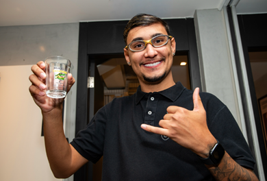 MC Jacaré assina com a Universal Music Brasil em meio a um dos momentos mais fortes de sua carreira