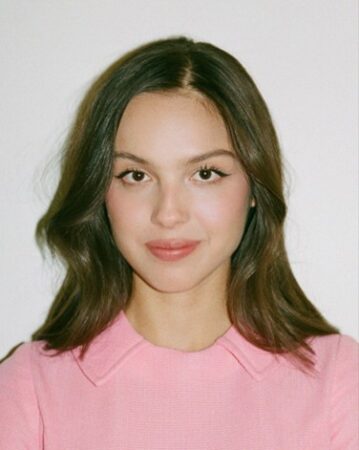 OLIVIA RODRIGO LANÇA A NOVA CANÇÃO “drop dead”