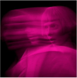 “COME CLOSER”, aguardado álbum de estreia do TOMORA, já está disponível