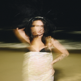 Gabi Melim apresenta novo audiovisual “Escapismo”, com tecnologia inédita no Brasil