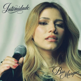 Bia Marques transforma paixão, desejo e vulnerabilidade em “Intimidade”, seu novo álbum ao vivo