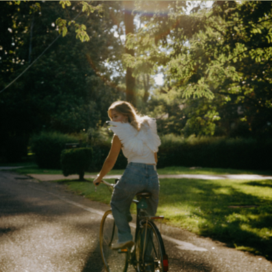 “Track Team”, novo single de Sydney Rose, já está disponível