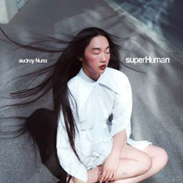 Audrey Nuna apresenta “superHuman”, parte da trilha sonora do jogo “VALORANT”