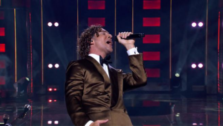 David Bisbal emociona no reality “Operación Triunfo” com homenagem a José José, lenda da música latina