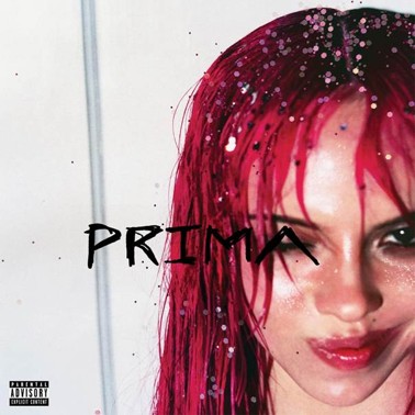 ADÉLA LANÇA SEU ÁLBUM DE ESTREIA, “PRIMA”, E COMPARTILHA O NOVO VÍDEO DA FAIXA “NICOLE KIDMAN”